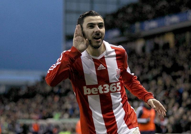 Oussama Assaidi oslavuje gól Stoke