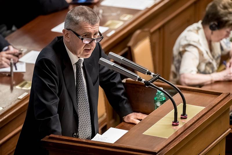 Mimořádná schůze Poslanecké sněmovny k údajnému zneužívání médií proběhla 10. května v Praze. Babiš