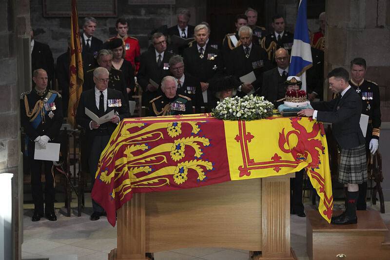 Bohoslužba na oslavu života zesnulé královny Alžběty II. v katedrále svatého Jiljí 12. září 2022