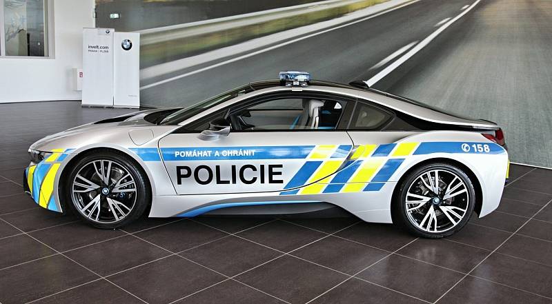 BMW i8 ve službách Policie ČR.