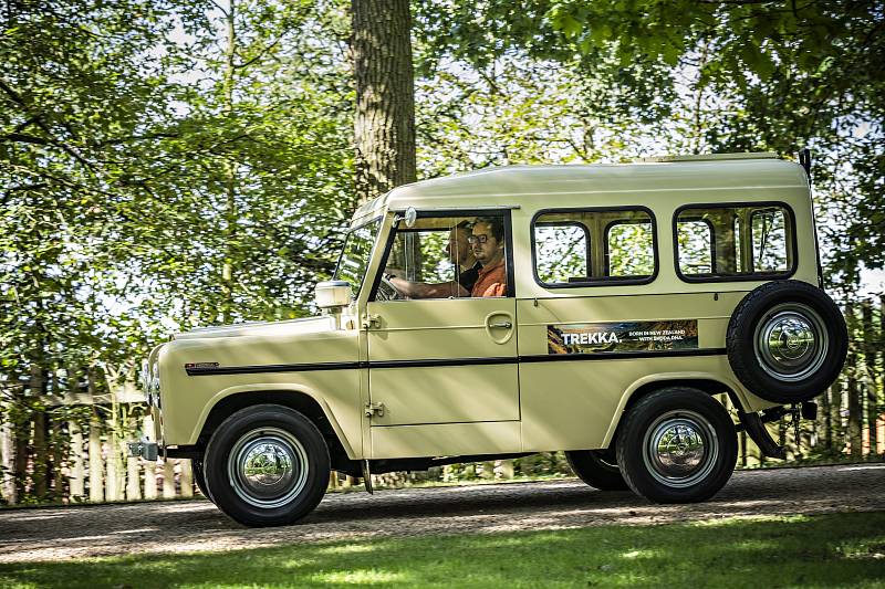 Nejen boční profil připomíná původní Land Rover Defender