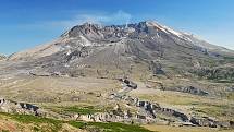 Sopka Mount St. Helens zachycena ve 21. století. Její erupce v roce 1980 se zařadila k největším sopečným erupcím 20. století.