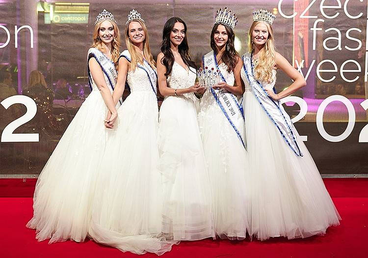 Finalistkám Miss ČR to opravdu slušelo