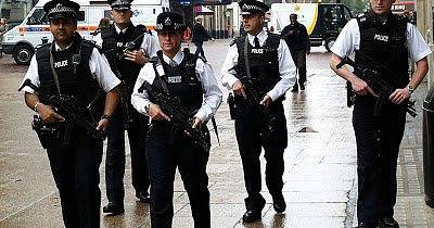 Londýnští policisté