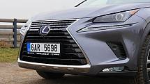 Lexus NX 300h.