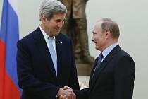 Vladimir Putin se v Moskvě setkal s Johnem Kerrym.