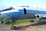 DRUHÉ PROUDOVÉ LETADLO NA SVĚTĚ. Tupolev 104A byl druhým proudovým letadlem na světě. Ten, který si můžete prohlédnout ve Zruči, stál čtvrt století u plaveckého bazénu v Olomouci, kde se místu dodnes říká „U Letadla“