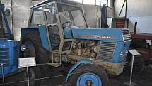 Expozici domácích traktorů uzavírá Crystal. I tomu je již 50 let