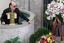 Pohřeb bubeníka skupiny Olympic Milana Peroutky v krematoriu Strašnice. 