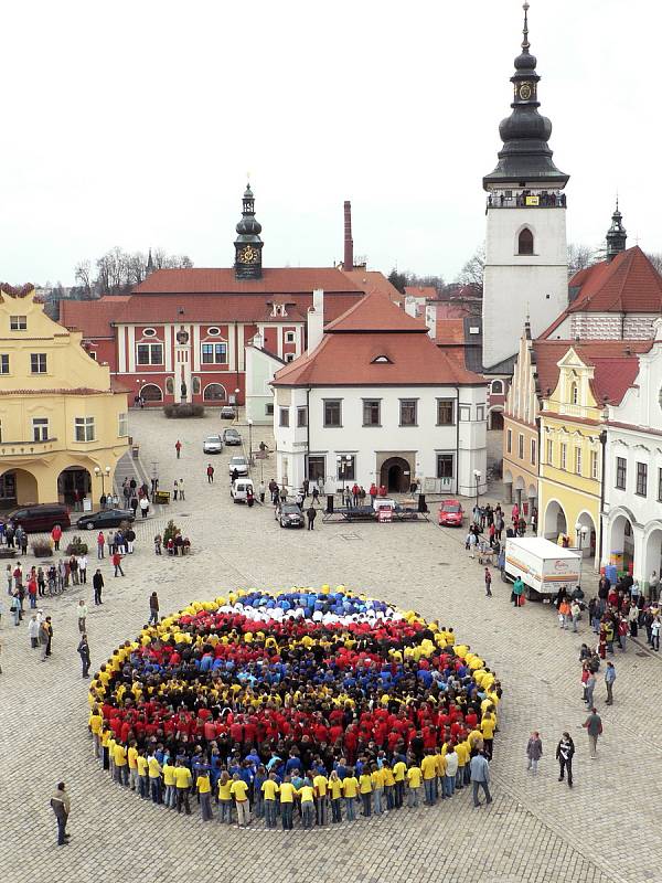 Některé z českých rekordů evidovaných pelhřimovskou Agenturou Dobrý den - obří kraslice ze dřeva, kraslice z lidí, nejvíce kraslic na stromě, pomlázka z 16 pramenů či kovových špon a výstava velikonočních pohlednic