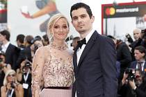 Olivia Hamiltonová a Damien Chazelle na premiéře filmu První muž na festivalu v Benátkách.