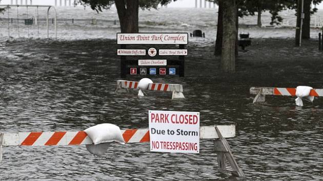 Hurikán Florence způsobil na východním pobřeží USA záplavy