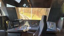 Vyhřívané sedačky, změna rozchodu za jízdy. Švýcaři představili nový luxusní vlak.