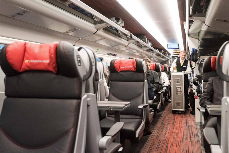 Jednotky Pendolino prošly v minulých letech modernizací interiéru, kdy dostaly nová sedadla, obložení stěn, zavazadlové police a zmodernizováno bylo i WC