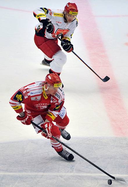 Třinec - Hradec Králové: Martin Adamský a Jaroslav Kudrna