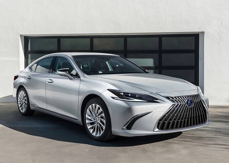 Modernizované provedení Lexus ES