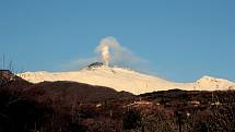 Etna chrlící lávu