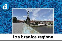 Posprejovaný Karlův most - Neznámý vandal 9. července 2021 posprejoval část Karlova mostu v Praze. Modré nápisy v angličtině jsou na zídce na pravé straně mostu směrem k Pražskému hradu.