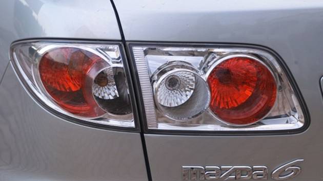 Mazda kvůli pavoukům svolává ke kontrole přes 40 tisíc