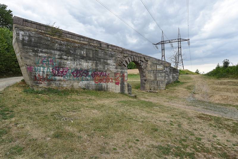 Nedokončený most na tzv. Hitlerově dálnici v Ostopovicích v Jihomoravském kraji