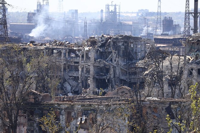 Ocelárny Azovstal jsou 9. května 2022 poslední částí Mariupolu pod kontrolou ukrajinských obránců
