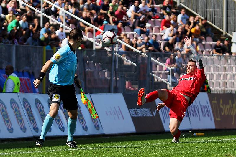 Fotbalový záložník Ondřej Vaněk v dresu Zbrojovky Brno v zápase proti Líšni