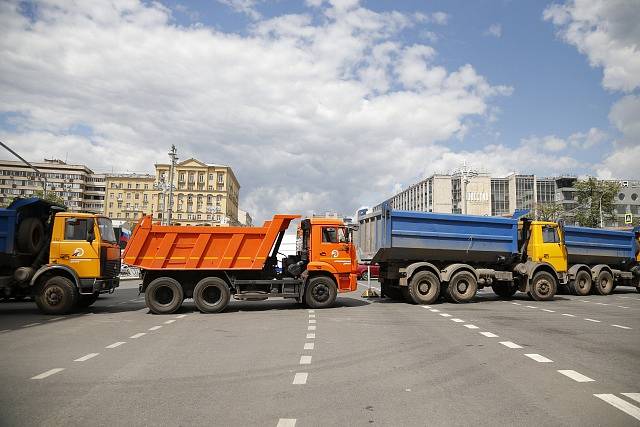 Úřady nechaly zablokovat přístupové cesty na demonstraci proti korupci, 12. června 2017