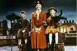 Julie Andrewsová, Karen Dotriceová a Matthew Garber v oscarovém triumfu Walta Disneyho Mary Poppins