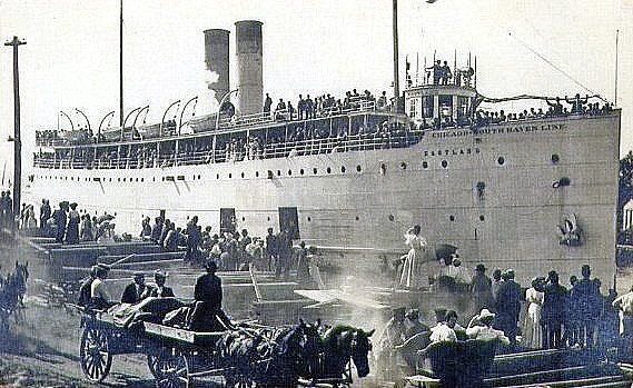 Parník SS Eastland, přezdívaný v důsledku katastrofy český Titanic