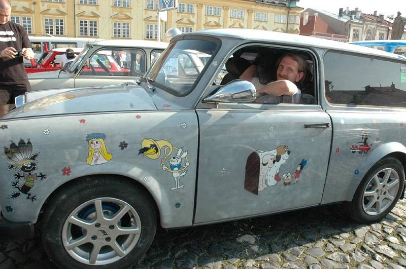 Na IV. setkání majitelů a příznivců značky Trabant se sešlo více jak 150 vozů 