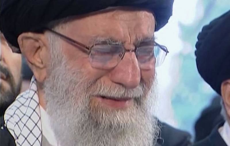 Nejvyšší íránský duchovní pláče na Solejmáního pohřbu