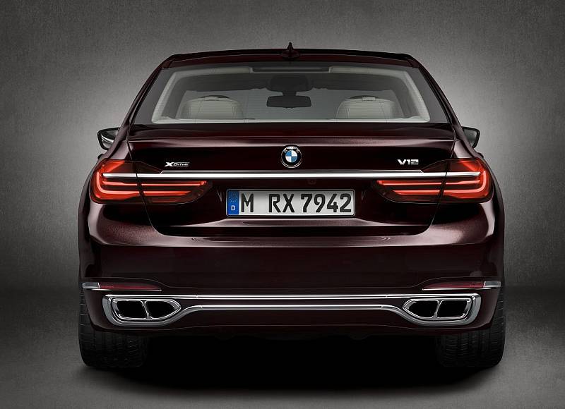 BMW M760Li xDrive.