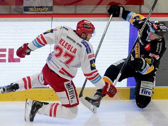 Třinec - Litvínov: Rostislav Klesla a Tomáš Pavelka