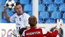 FC Baník Ostrava vs. 1.SC Znojmo. V bílém Dominik Kraut, v červeném Hrubý Vlastimil.