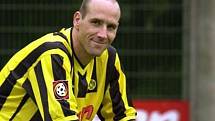 Jan Koller v dresu Borusie Dortmund, v ní prožil asi nejkrásnější roky kariéry.