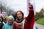 Běloruské ženy při pochodu proti výsledku prezidentských voleb v Minsku
