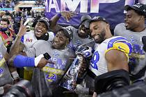 Američtí fotbalisté Los Angeles Rams podruhé získali titul v zámořské NFL.