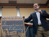  Konzervativní republikánský uchazeč o nominaci na prezidenta USA Ted Cruz si v americkém státě Wyoming připsal další úspěch své kampaně, na sobotním sjezdu tamní republikánské strany získal všech 14 delegátů.