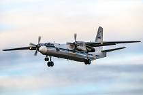 Dopravní letoun Antonov An-26 na ilustračním snímku