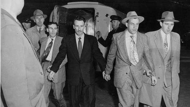 Boydův gang (zleva): Norman Boyd, Edwin Alonzo Boyd (v tmavém obleku) a William Jackson.