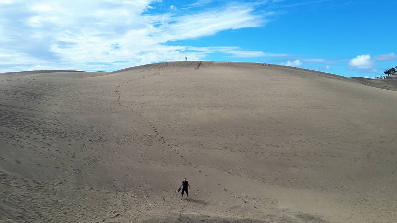 Gran Canaria. Pískové duny u Maspalomas. Některé jsou vysoké až dvacet metrů.