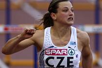 Lucie Škrobáková se raduje po vítězném běhu na 100 m přes překážky na ME družstev v portugalské Leirii . 