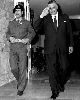 Muammar Kaddáfí v roce 1969 s egyptským prezidentem Násirem, který jej označil jako dobrého, ale hrozně naivního hocha