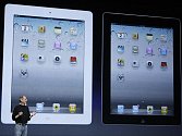 Šéf Applu Steve Jobs představil nástupce svého populárního tabletu iPad.