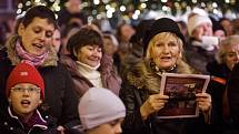 Česko zpívá koledy 11. prosince na pražském Staroměstském náměstí. 