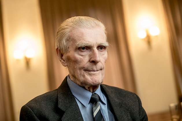 Zemřel Robert Kvaček. Uznávanému historikovi bylo 91 let
