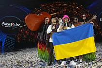 Vítězem letošního ročníku mezinárodní písňové soutěže Eurovize se stala ukrajinská skupina Kalush Orchestra se skladbou Stefania
