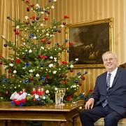 Prezident Miloš Zeman během tradičního vánoční poselství z lánského zámku. Snímek je z dopoledního natáčení.
