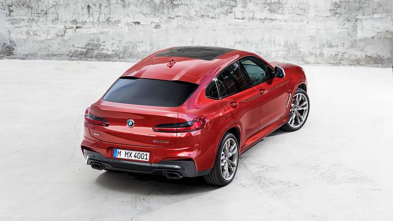 BMW X4.