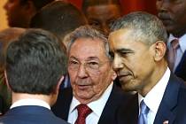 Raul Castro a Barack Obama na summitu v Panamě.